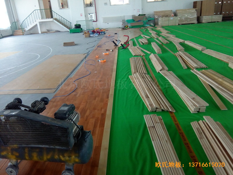 吉林篝火籃球訓(xùn)練館體育木地板鋪設(shè)案例4