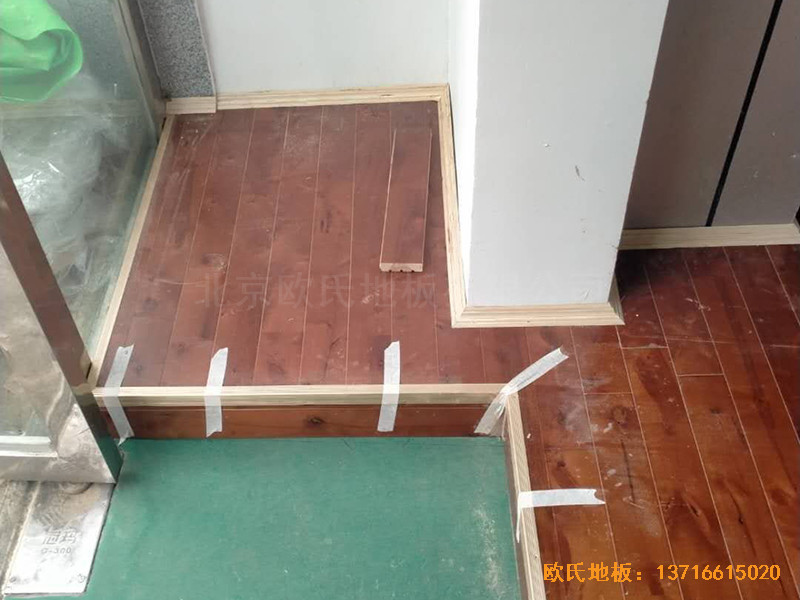 四川南充順慶區(qū)消防隊(duì)運(yùn)動(dòng)館運(yùn)動(dòng)地板鋪裝案例4