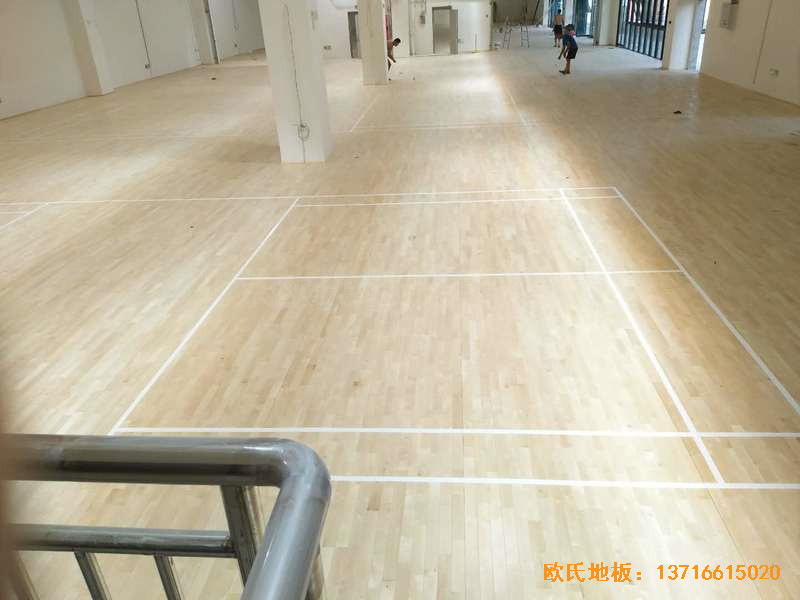 四川宜賓市臨港實驗學(xué)校體育館體育地板鋪裝案例4