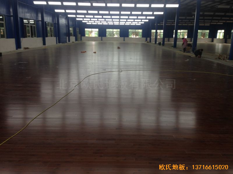 四川綿陽(yáng)個(gè)人球館運(yùn)動(dòng)木地板安裝案例4