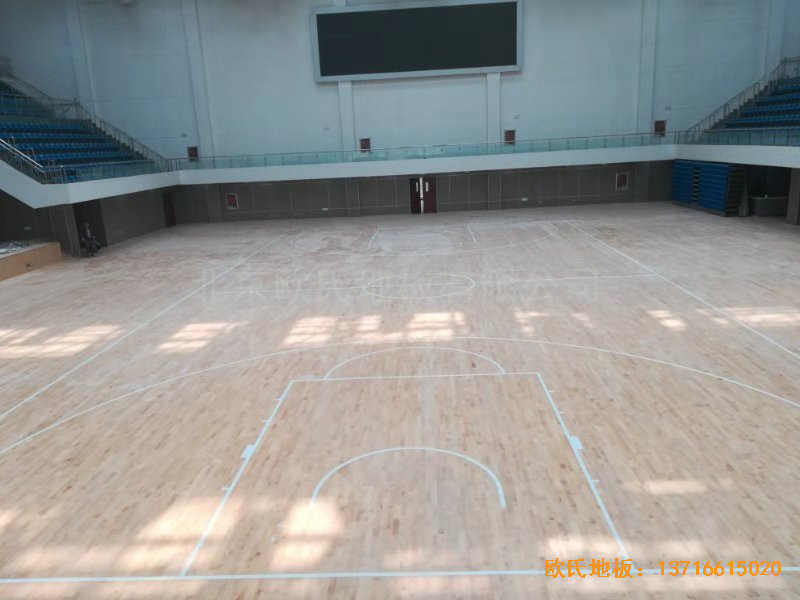 山東濟(jì)南長清山東管理學(xué)院籃球館運(yùn)動木地板施工案例2