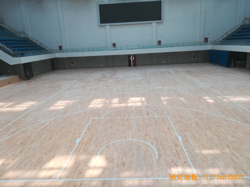 山東濟(jì)南長清山東管理學(xué)院籃球館運(yùn)動木地板施工案例5