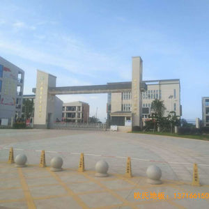 贛州寧都縣城關(guān)小學(xué)九章路校區(qū)運(yùn)動(dòng)木地板安裝案例