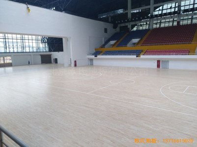 江西鄱陽縣鄱陽體育館體育木地板鋪設(shè)案例