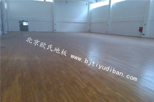 成都萬圣小學(xué)運動木地板