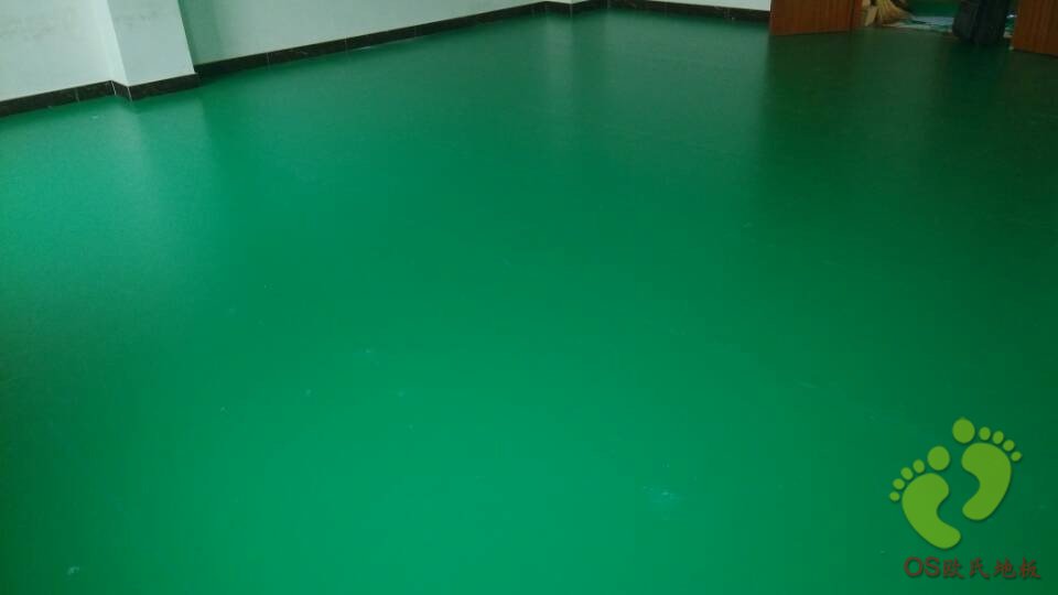 公安部邊防管理局后勤訓(xùn)練基地運(yùn)動(dòng)地板鋪設(shè)