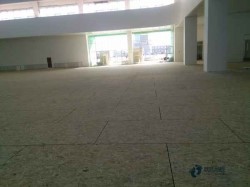 一般運(yùn)動(dòng)場(chǎng)地板施工方案