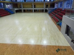 普通運(yùn)動(dòng)型木地板施工隊(duì)