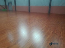 中等運動體育木地板施工