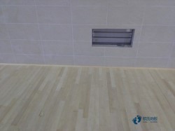 中等運(yùn)動(dòng)型地板施工步驟