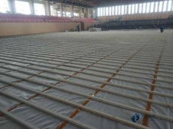 普通體育場木地板施工團(tuán)隊(duì)