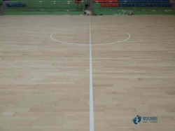 單龍骨運(yùn)動(dòng)體育木地板保養(yǎng)方法