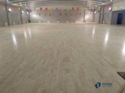 松木舞臺(tái)場(chǎng)木地板施工團(tuán)隊(duì)