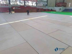 小學(xué)俄勒岡松舞臺體育場地地板施工