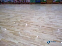 松木舞臺(tái)體育運(yùn)動(dòng)地板施工