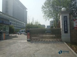 大學(xué)籃球運(yùn)動(dòng)木地板怎樣保養(yǎng)